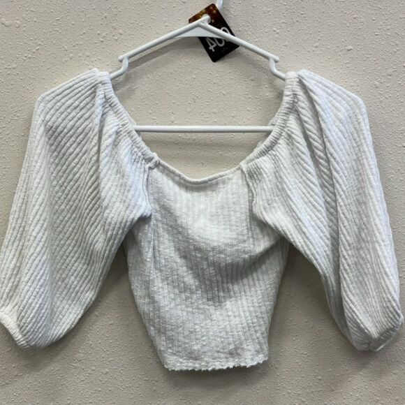 Urban outfitters ribbed twist front half sleeve crop top size small - Picture 2 of 2